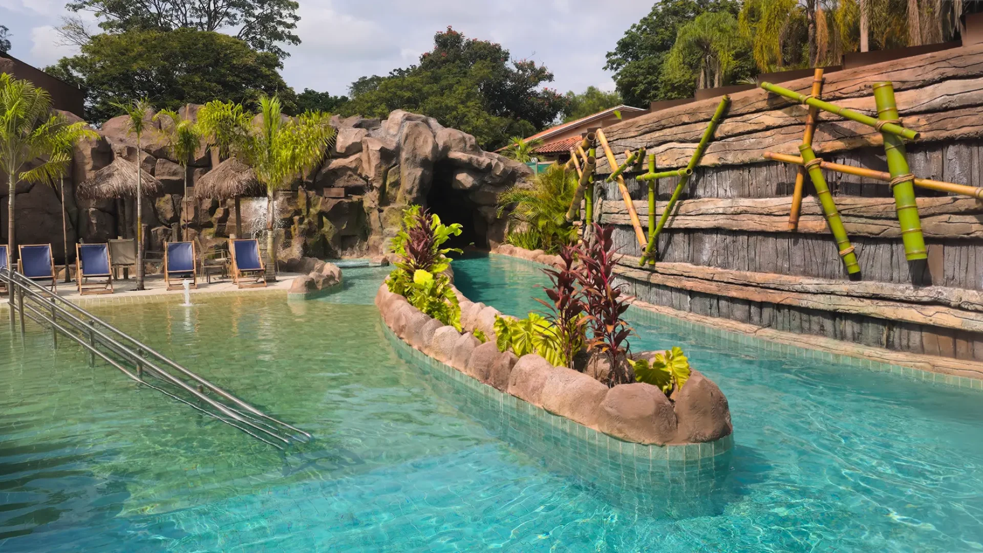 ACQUA BRAVOS - parque aquático